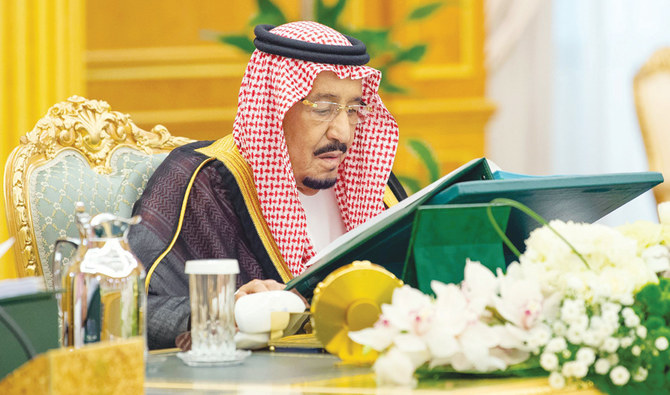 King Salman chairs the weekly Cabinet session at Al-Yamamah Palace in Riyadh. (SPA)