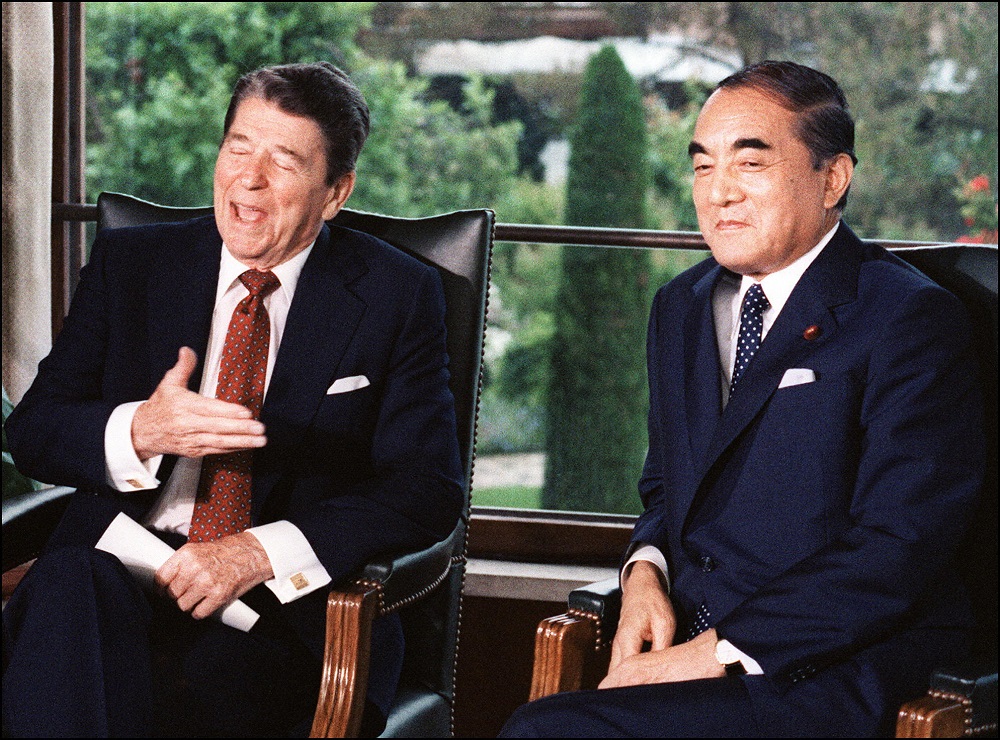 U.S. President Ronald Reagan (left) meets with Japanese Premier Yasuhiro Nakasone in Venice prior to the opening of the Leading Industrial Countries Summit. (AFP file)