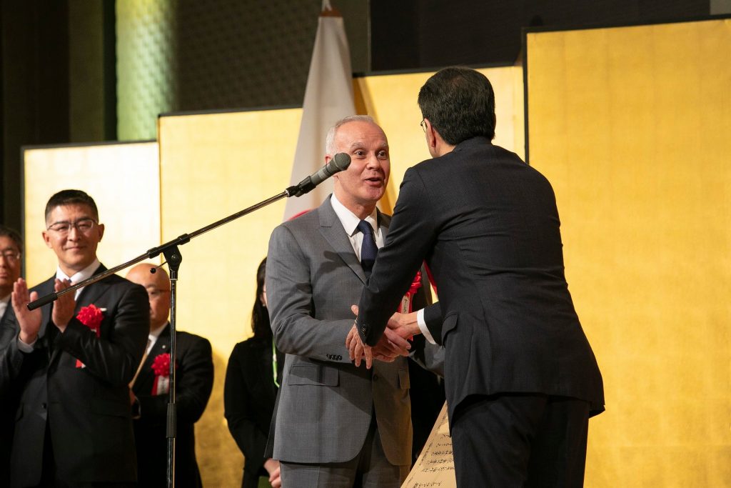 Aref Saade, Lebanese owner of popular restaurant Shogun Lounge, was awarded with the Minister's Award for Overseas Promotion of Japanese Food Dec. 13. (Facebook)