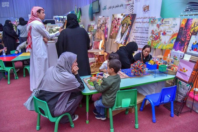 The Jeddah Book Fair is staged at a 30,000-square-meter site attracting 400 publishing houses from 40 different countries. (SPA)