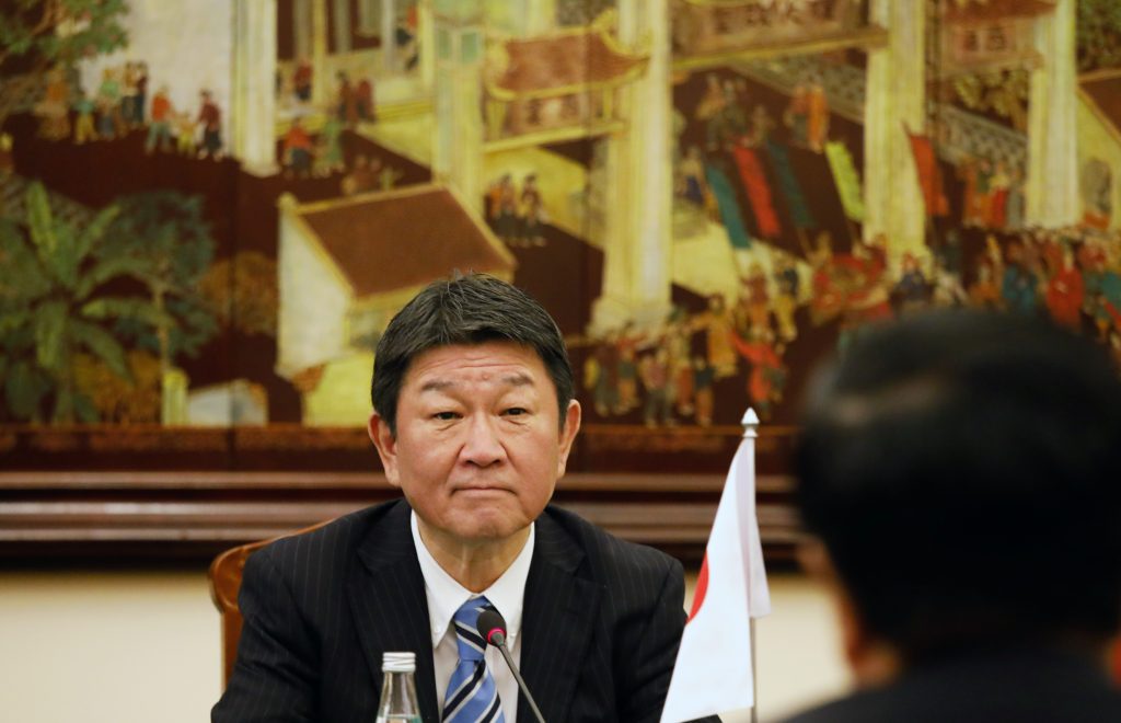 Japanese Foreign Minister Toshimiutsu Mogi expressed caution on taking strong economic measures against Lebanon to force its government extradite Carlos Ghosn. (AFP)