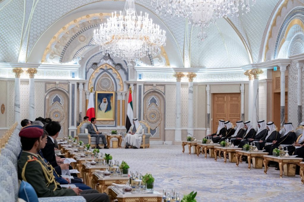 Sheikh Mohamed bin Zayed Al Nahyan, Crown Prince of Abu Dhabi and Deputy Supreme Commander of the UAE Armed Forces talks with Shinzo Abe, Prime Minister of Japan in an official visit to the UAE at Qasr Al Watan. (WAM)