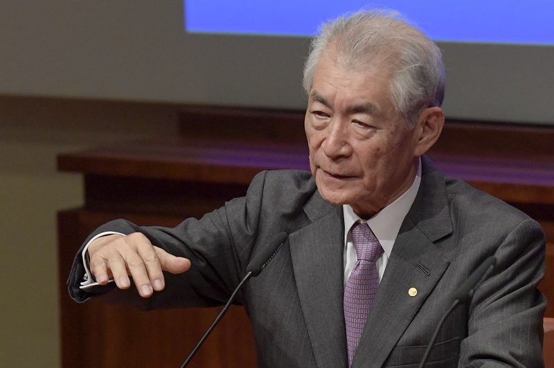 A Japanese research team including Nobel Prize winner Tasuku Honjo says it has developed a new blood test to judge whether a major cancer immunotherapy treatment works for specific lung cancer patients. (AFP/file)