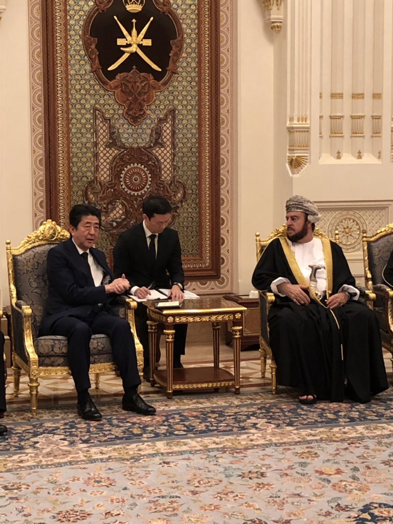 Abe also met with the Deputy Prime Minister Asaad, Special Representative for the Sultan of Oman. (Twitter/PM's office of Japan)