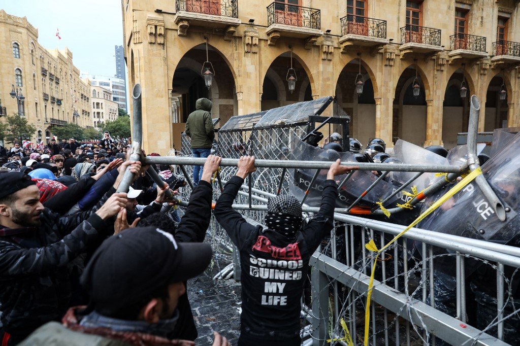 Protesters clash with security forces in the Lebanese capital Beirut. (AFP)