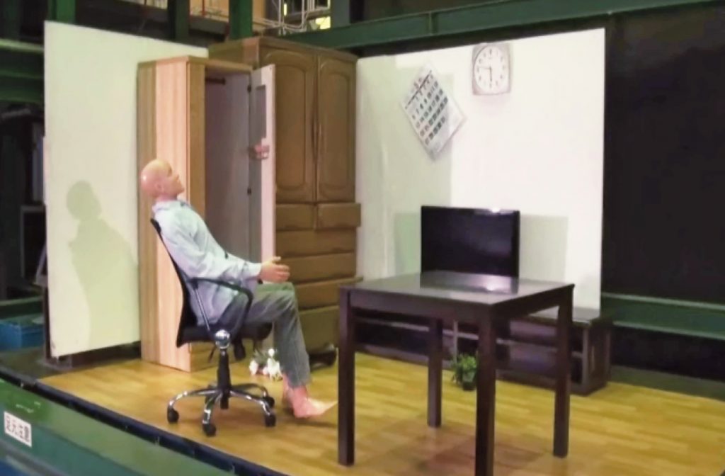 Demonstration of furniture during an earthquake with using Proseven. (GOJ)