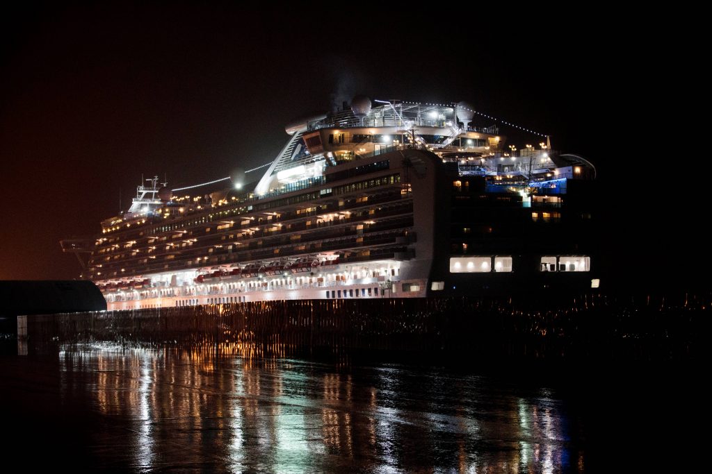 About 3,000 people remained on the ship, including 355 who were confirmed to be carrying the virus, but without symptoms. (AFP)