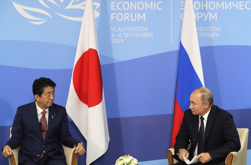 Japanese Prime Minister Shinzo Abe and Russian President Vladimir Putin. (AFP/file)
