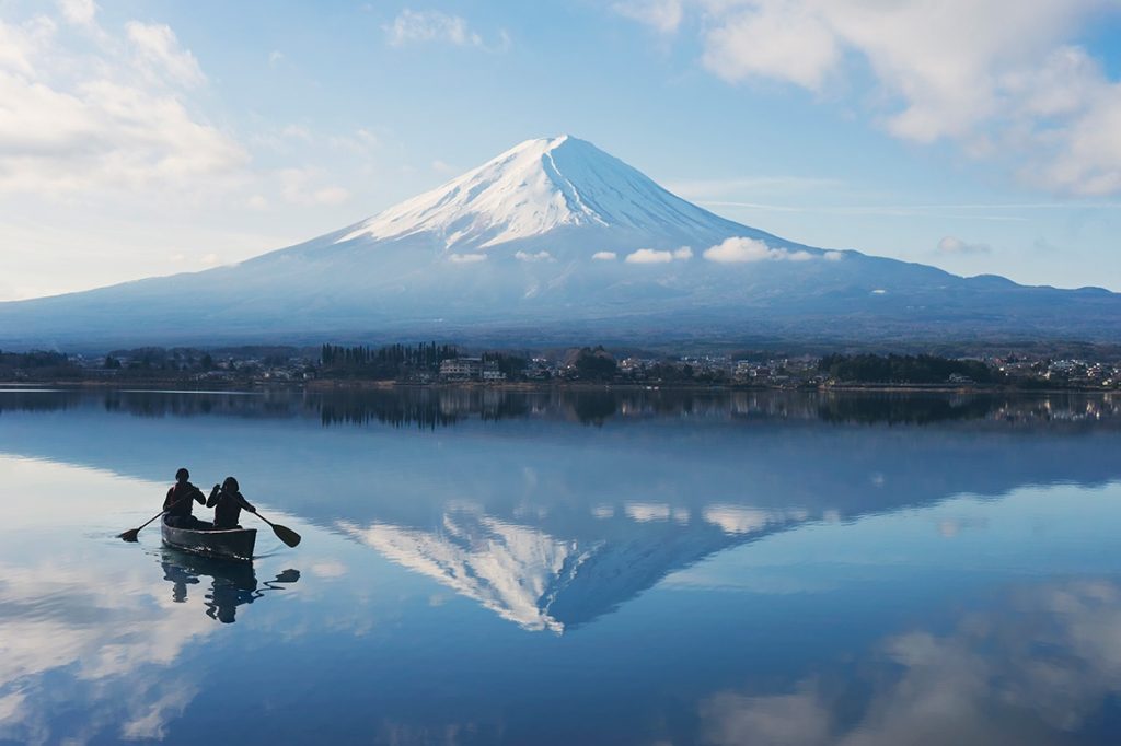 Lake Kawaguchi (Mount Fuji), Japan. (Hoshinoya Fuji)