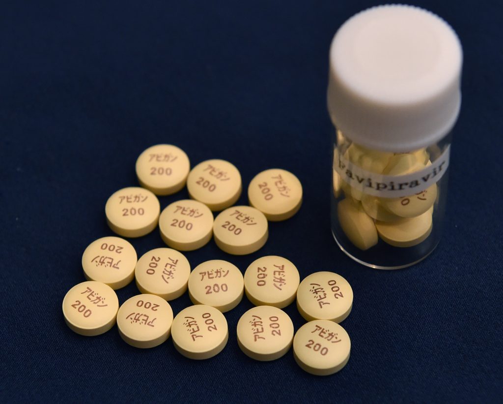  Anti-influenza Avigan Tablets produced by Japan's Fujifilm are displayed in Tokyo, Oct. 22, 2014. (AFP)