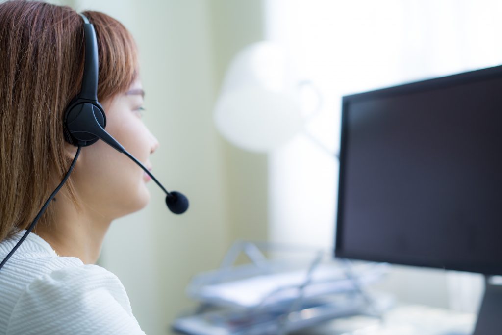 The Japan National Tourism Organization has established a call center that can respond 24 hours a day to inquiries from foreign travelers in English, Chinese and Korean. (Shutterstock)