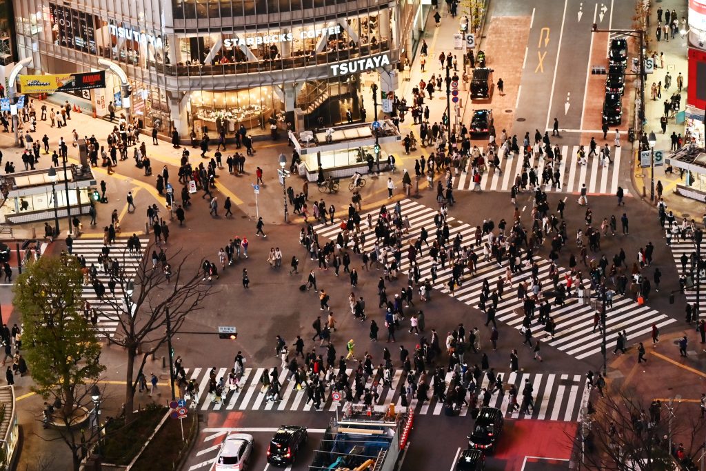 Many service businesses in the Tokyo metropolitan area, such as department stores and amusement parks, decided Friday not to operate this weekend. (AFP)