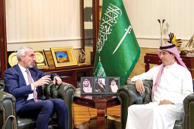 Dr. Awwad bin Saleh Al-Awwad, president of the Kingdom’s Human Rights Commission (HRC), meets Antoine Biele, humanitarian representative of Médecins Sans Frontières (MSF) in the Middle East and North Africa, in Riyadh on Sunday. (SPA)