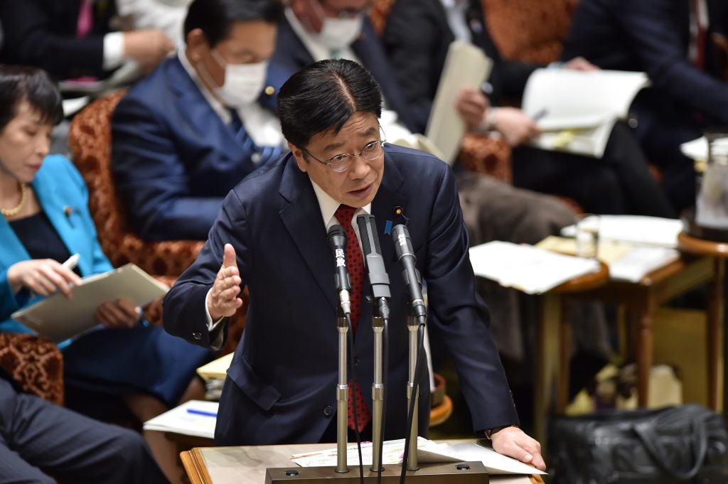 The minister pointed out that some 70 percent of infection cases in the week through Monday occurred in the seven prefectures covered by the emergency declaration. (AFP)