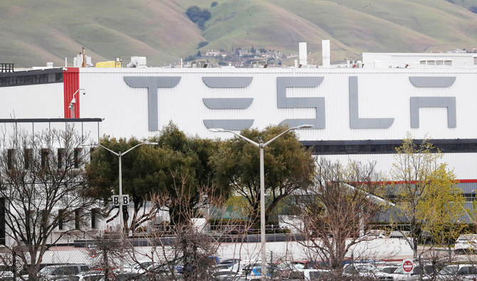 California-based electric vehicle maker Tesla says it aims to start delivering Shanghai-made Long Range Model 3 cars from June this year. (Reuters)