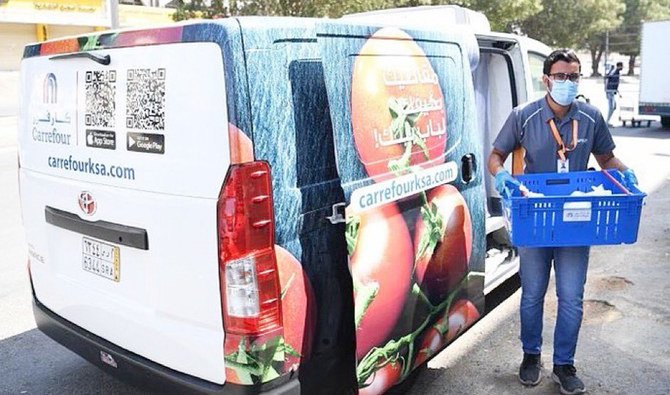 On delivery, no handshaking is permitted, and couriers and customers should keep at least two meters apart. Consumers also must reject any orders not displaying a ‘sealed’ sticker on the package. (SPA)