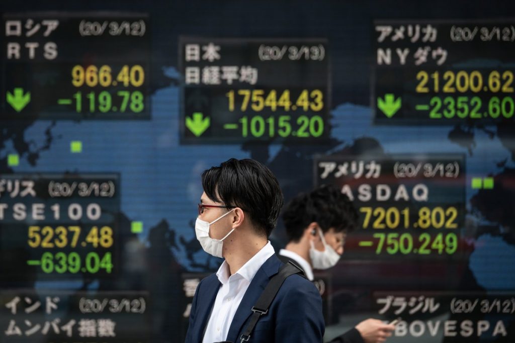 The Nikkei average of 225 selected issues listed on the first section of the Tokyo Stock Exchange fell 167.44 points, or 0.86 pct, to end at 19,262.00, after climbing 291.49 points on Thursday. (AFP)