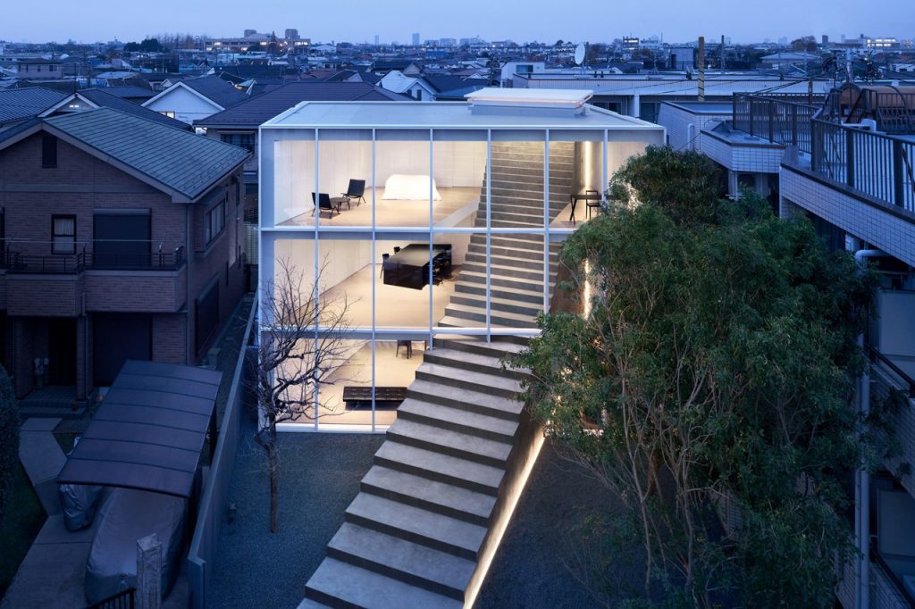 The house, which is situated in Shinjuku, was built using steel for the stairs inside the house, while concrete was used for the outdoor ones. (Nendo)