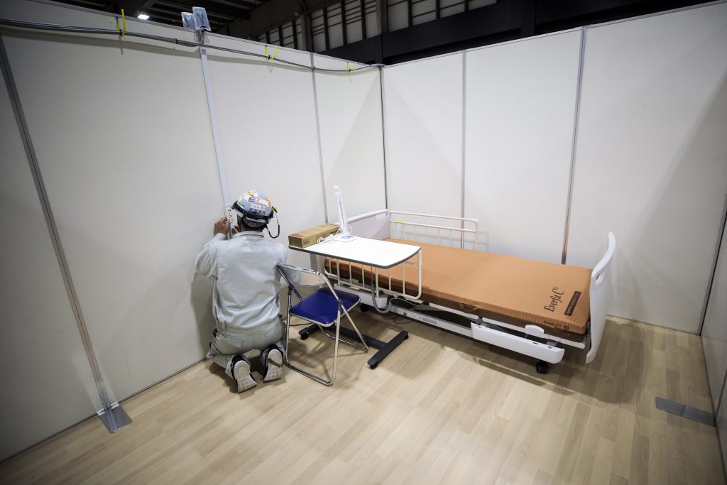 In Tokyo, 4,000 beds are believed to become necessary when infections peak, but only 2,000 beds have so far been prepared. (AFP)
