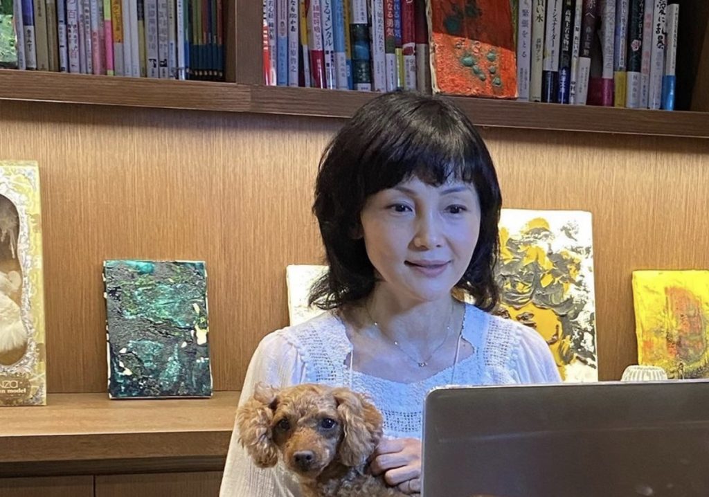 Japanese actress Kaho Minami reading a picture book to children from the National Center for Child Health and Development in Tokyo and their family members via an Instagram live stream. (Instagram/kaho_minami)