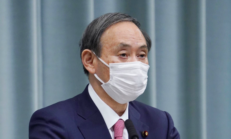 Chief Cabinet Secretary Yoshihide Suga. (Gettyimages)