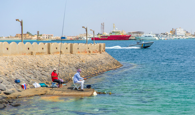 Saudi residents stepped out of their homes on Thursday to visit various places, taking advantage of the newly relaxed measures. (Photo credit: Abdullah Al-Faleh)