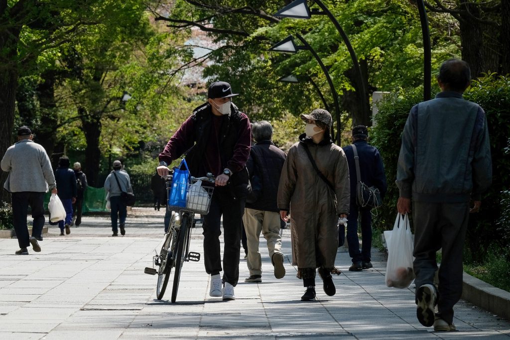 The Japanese government is preparing to start cash relief that will be paid directly to workers on leave due to the novel coronavirus crisis, Jiji Press learned Tuesday. (AFP)