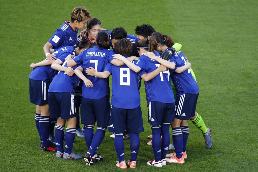 Japan players embrace ahead of the Women's World Cup round of 16 soccer match between the Netherlands and Japan at Roazhon Park, in Rennes, France, June 25, 2019. (File photo/AP)