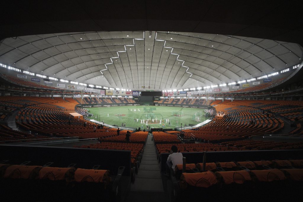 Tokyo dome is seen during a practice session prior to an opening baseball game between the Yomiuri Giants and the Hanshin Tigers at Tokyo Dome in Tokyo, June 19, 2020. (File photo/AP)
