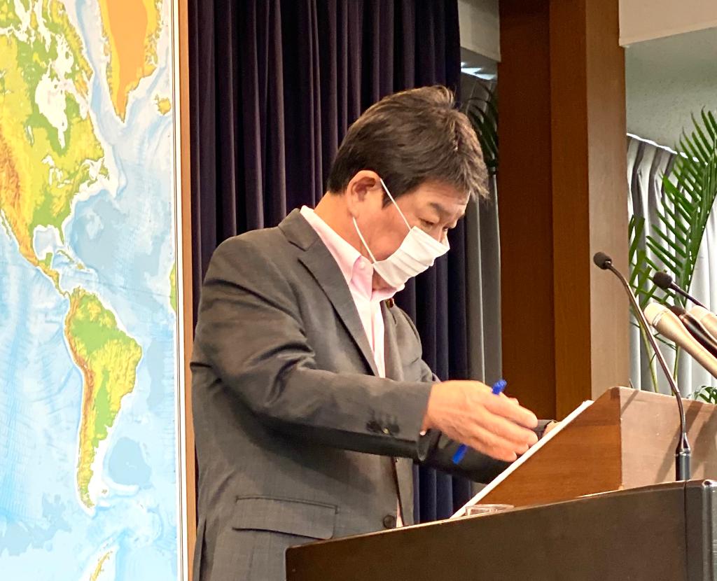 Foreign Minister Toshimitsu Motegi denies implementing actions that would further destabilize Lebanon’s economy at a Press Conference, June. 2, 2020. (ANJP)