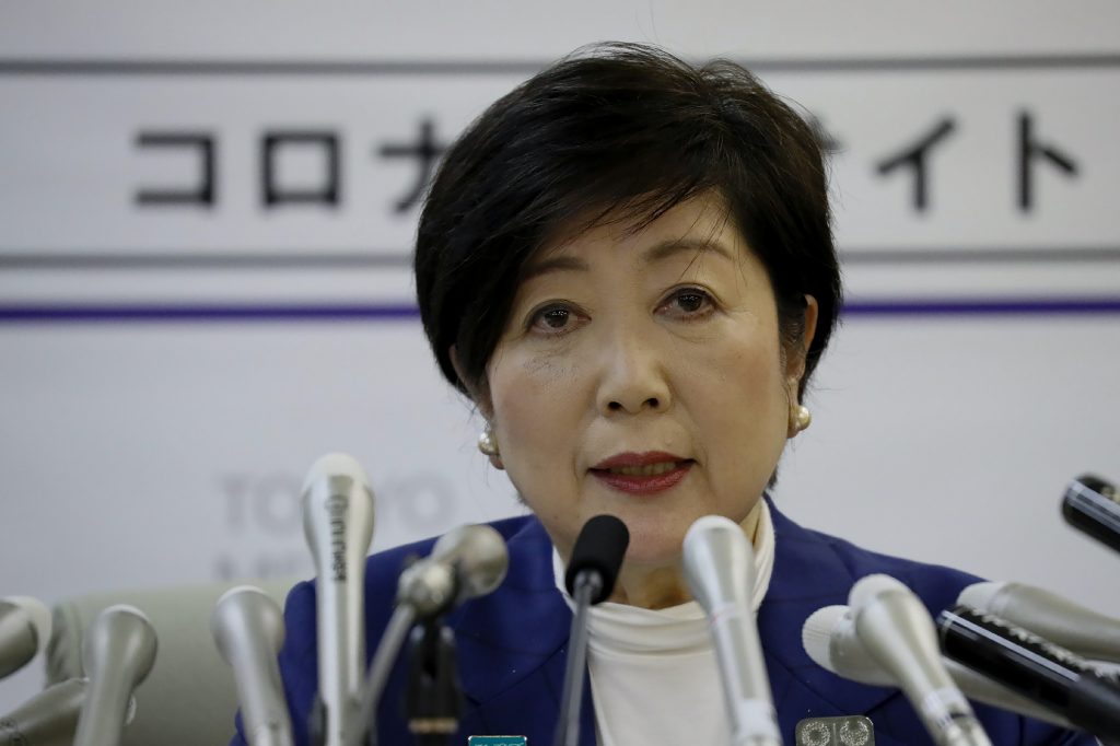  Yuriko Koike has proposed that a provision authorizing penalties on business operators that do not follow suspension requests be added to the special law. (AFP)