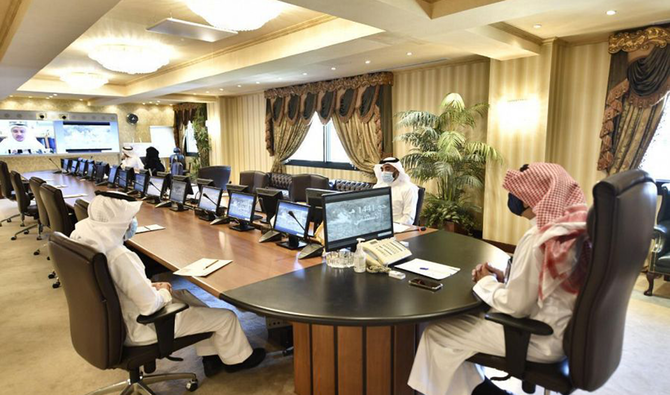 Makkah Mayor Mohammed Abdullah Al-Quwaihis chairs a virtual meeting on Sunday to discuss plans for this year’s Hajj season. (SPA)