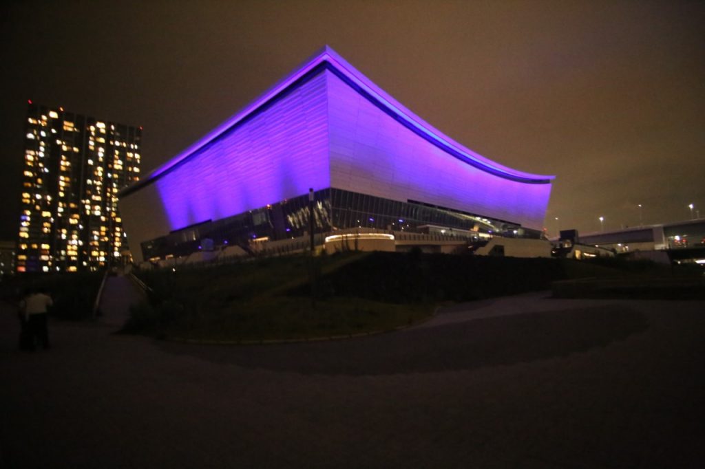 The Ariake Arena, a site facing Tokyo Bay, was illuminated to pay tribute to medical service workers fighting against COVID-19, as well as to cheer on and support athletes preparing for the Games. (Photos by Arab News Japan)