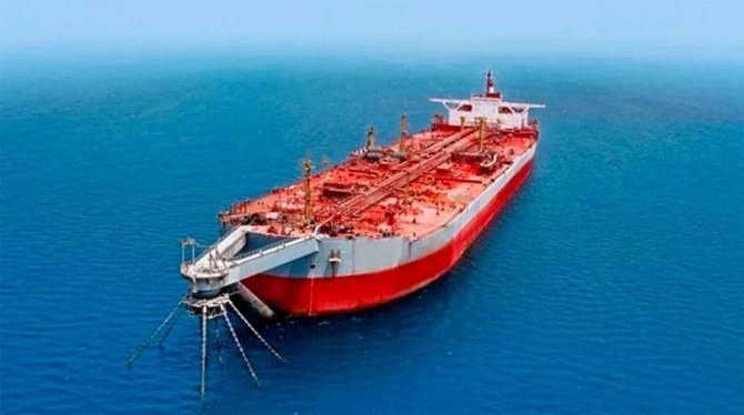 Neglected, the FSO Safer might leak more than a million barrels of oil into the Red Sea. (File photo)