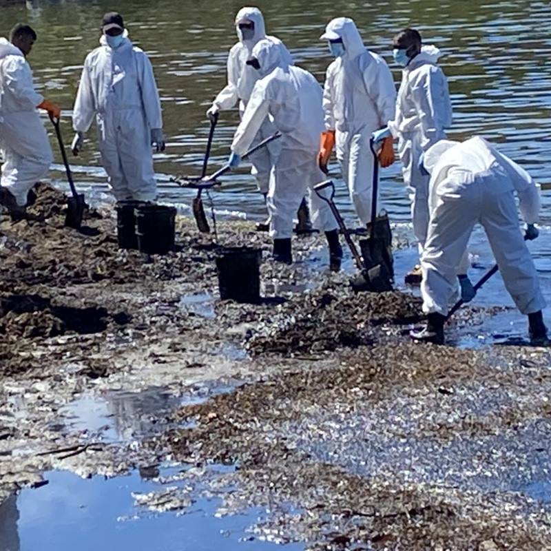 JICA have dispatched two Japan Disaster Relief expert teams to deal with a fuel oil spill off Mauritius from a cargo carrier chartered by Japanese shipping company. (JICA/Facebook)
