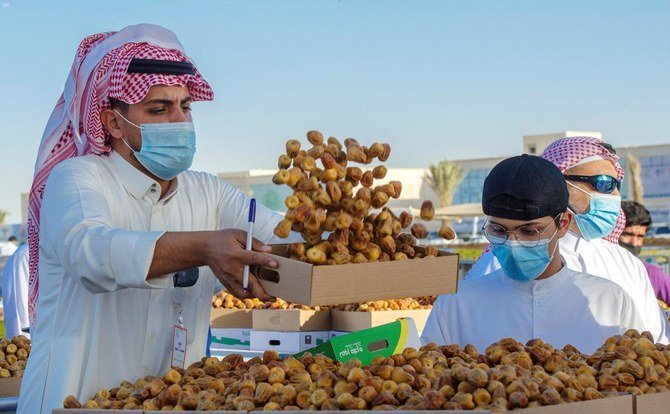 Saudi Arabia announced 39 more deaths from COVID-19 and 1,227 new cases of the disease on Sunday. (SPA)