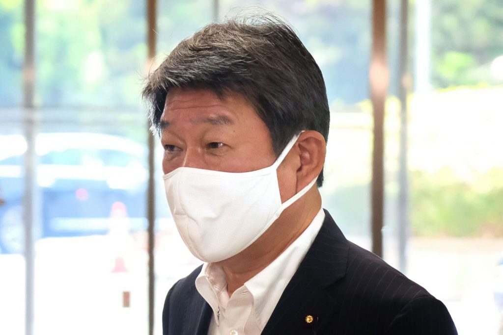 Japan's Foreign Minister Toshimitsu Motegi arrives at the Liberal Democratic Party (LDP) headquarters in Tokyo on Aug. 31, 2020. (File photo/AFP)