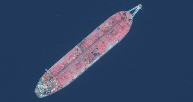 FSO Safer is abandoned just a few kilometers off Yemen’s coast. (AFP/Maxar Technologies)