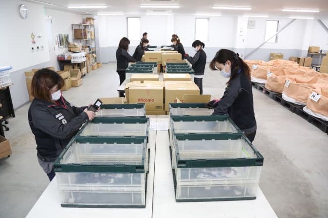 The classification process during the making of the 2020 Tokyo Olympics medals. (tokyo2020)