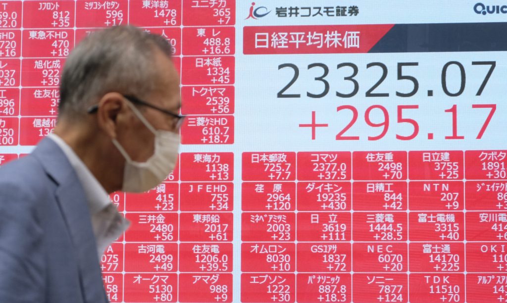 On the TSE first section, rising issues overwhelmed falling ones 1,905 to 226, while 46 issues were unchanged. (AFP)