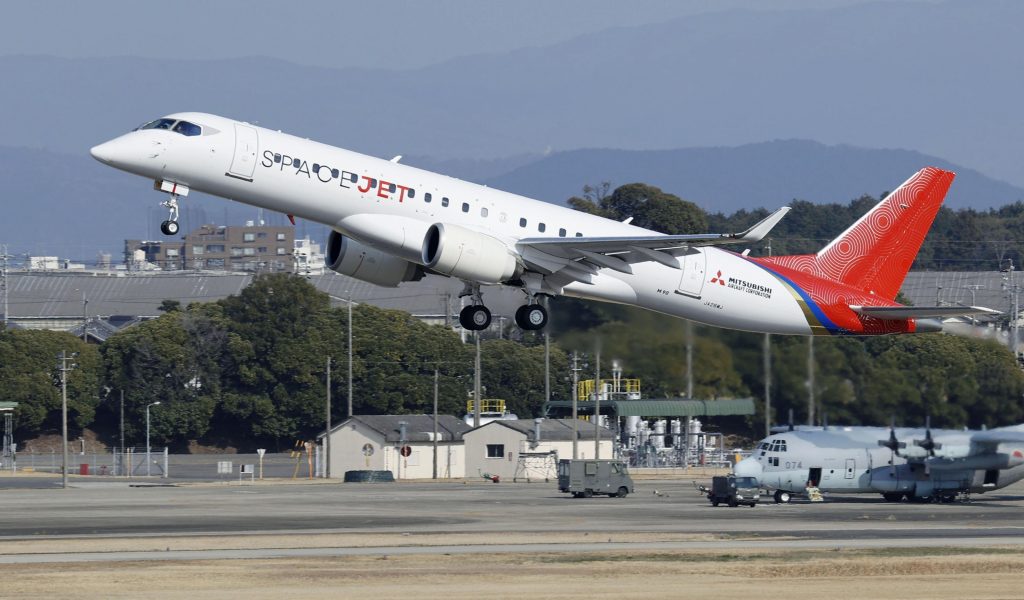 The project to develop the Mitsubishi SpaceJet has already been delayed repeatedly. In addition, aircraft demand is unlikely to recover anytime soon as the coronavirus pandemic has reduced air passenger traffic. (Kyodo))