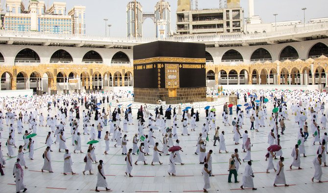 The Grand Mosque had received 40,000 worshippers and 15,000 pilgrims in the second phase of Umrah. (Ministry of Media)