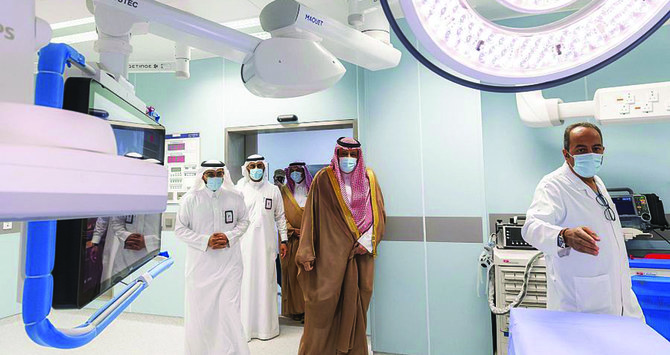 Al-Baha Gov. Prince Hussam bin Saud bin Abdul Aziz at the inauguration of the health projects, worth around SR120 million ($32 million), in the region. (SPA)