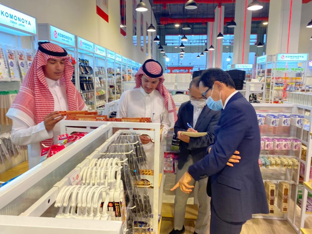 The first branch of the Japanese franchise Komonoya officially opened in Riyadh, Saudi Arabia on October 29. (Arab News Japan)