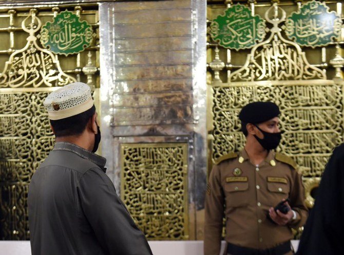 Saudi Arabia reopened the Rawdah in the Prophet’s Mosque on Sunday to the public following a closure to curb the spread of COVID-19. (SPA)