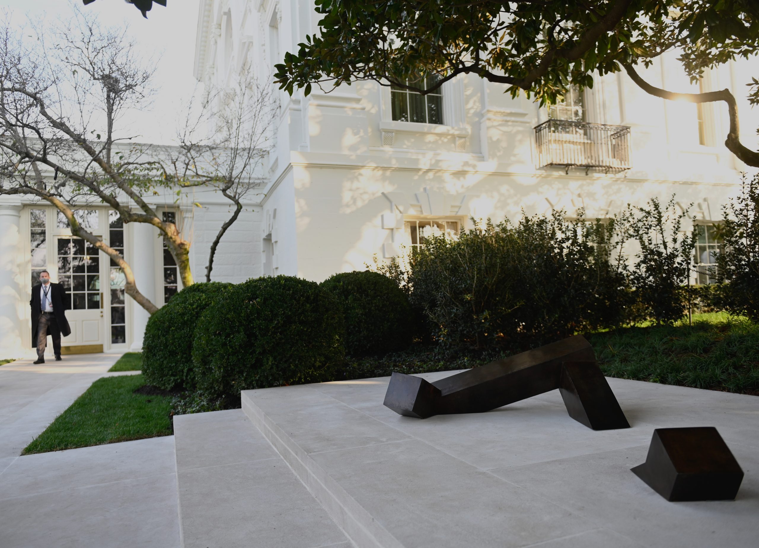 White House Rose Garden Adds Japanese American S Sculpture Arab News Japan