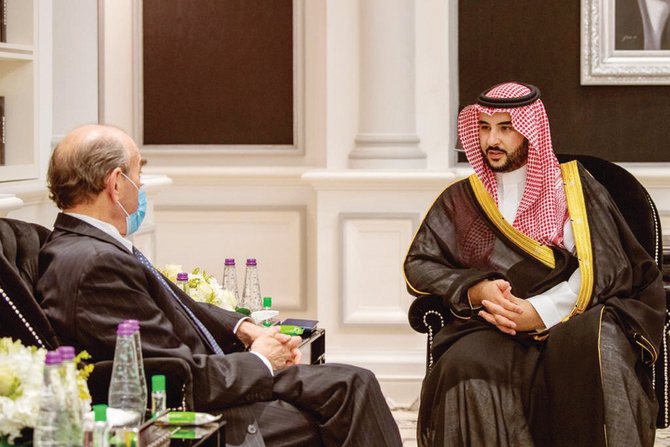 Prince Khalid bin Salman bin Abdul Aziz received Elliott Abrams. (SPA)