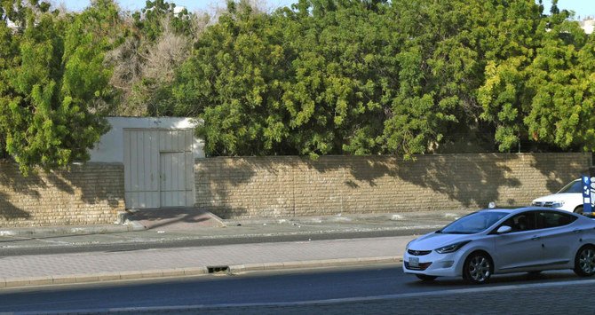  An entrance to Jeddah’s non-Muslim cemetery. (AFP)