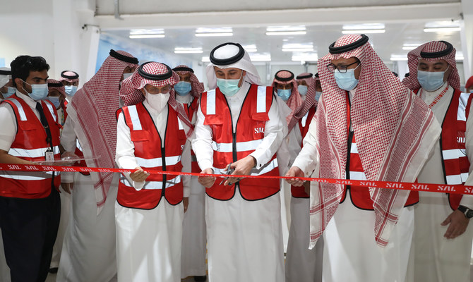 Eng. Saleh Al-Jasser, Saudi minister of transportation, officially opens the facility at SAL. (AN photo by Yazeed Alsamrani)