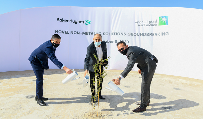 Aramco’s Senior Vice President for Technical Services, Ahmad Al Sa’adi, and Baker Hughes Chairman and CEO, Lorenzo Simonelli attend the groundbreaking ceremony at King Salman Energy Park (SPARK). (Supplied)